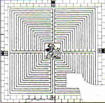 Fig. ra1: Tunisie H
Multiple lane simple labyrinth with Theseus and the Minotauros in the centre.